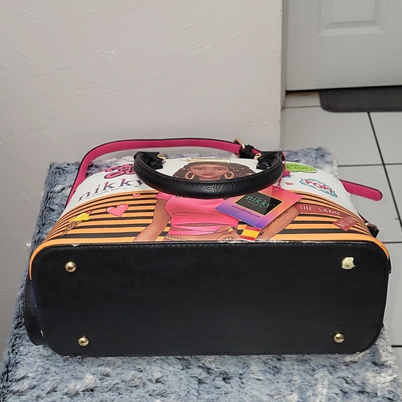 Nicole Lee: Nickky Take Me Out medium size purse.. - Picture 8 of 12